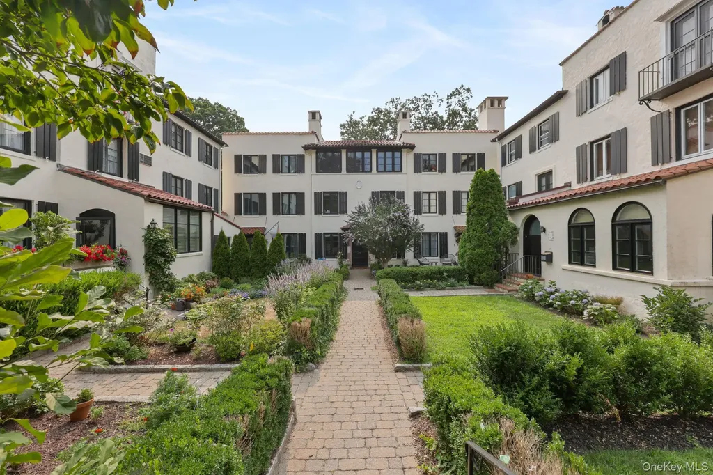7 Park Avenue Terrace Bronxville NY 10708