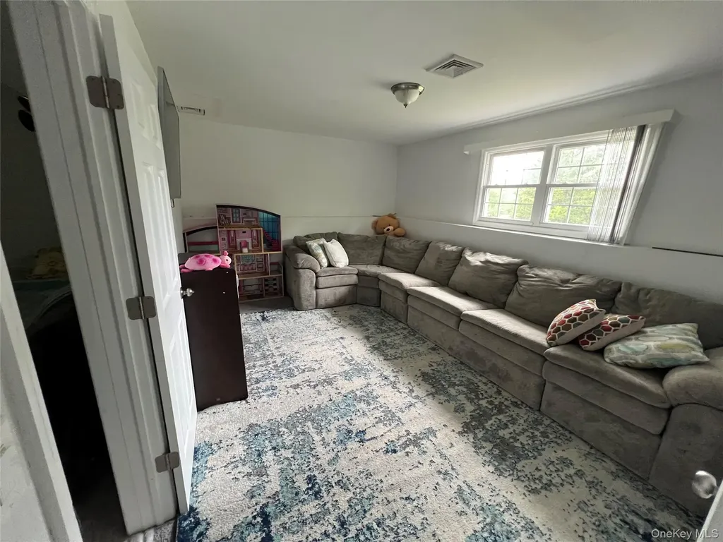 6 Peace Drive Middletown NY 10941