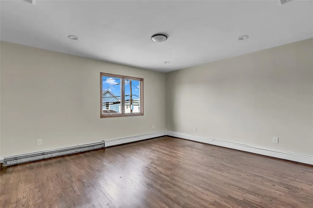 63 Cumberland Place Valley Stream NY 11580