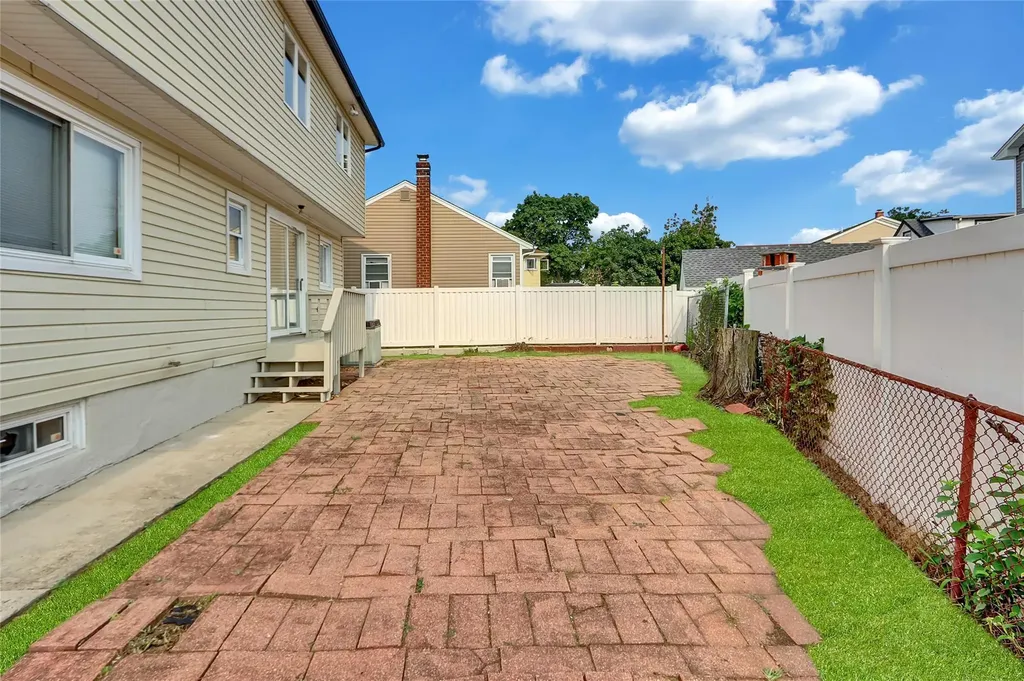 63 Cumberland Place Valley Stream NY 11580