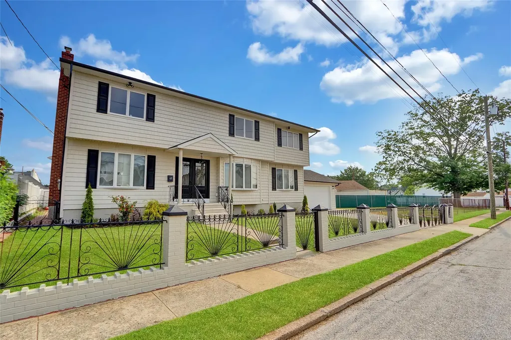 63 Cumberland Place Valley Stream NY 11580
