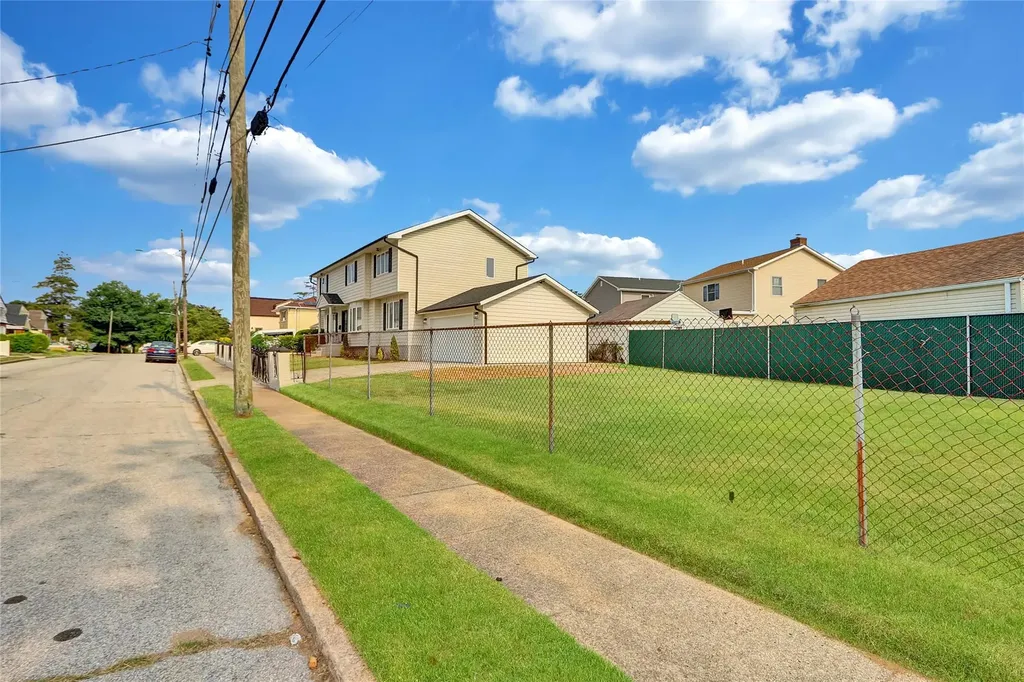 63 Cumberland Place Valley Stream NY 11580