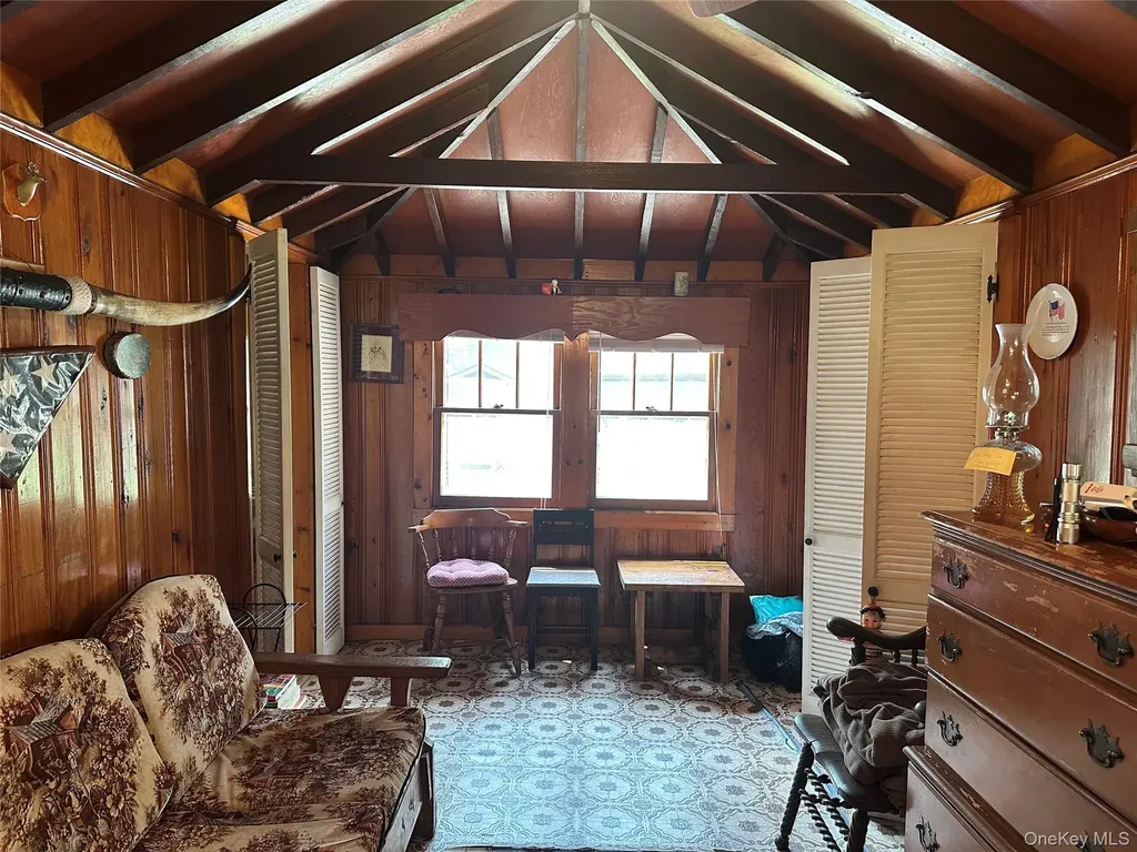 13 E Pierce Avenue Smallwood NY 12720