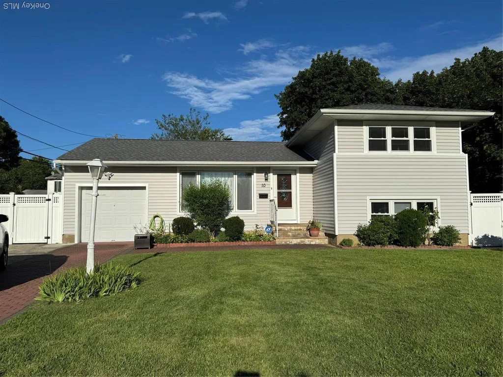 10 Otsego Place Commack NY 11725