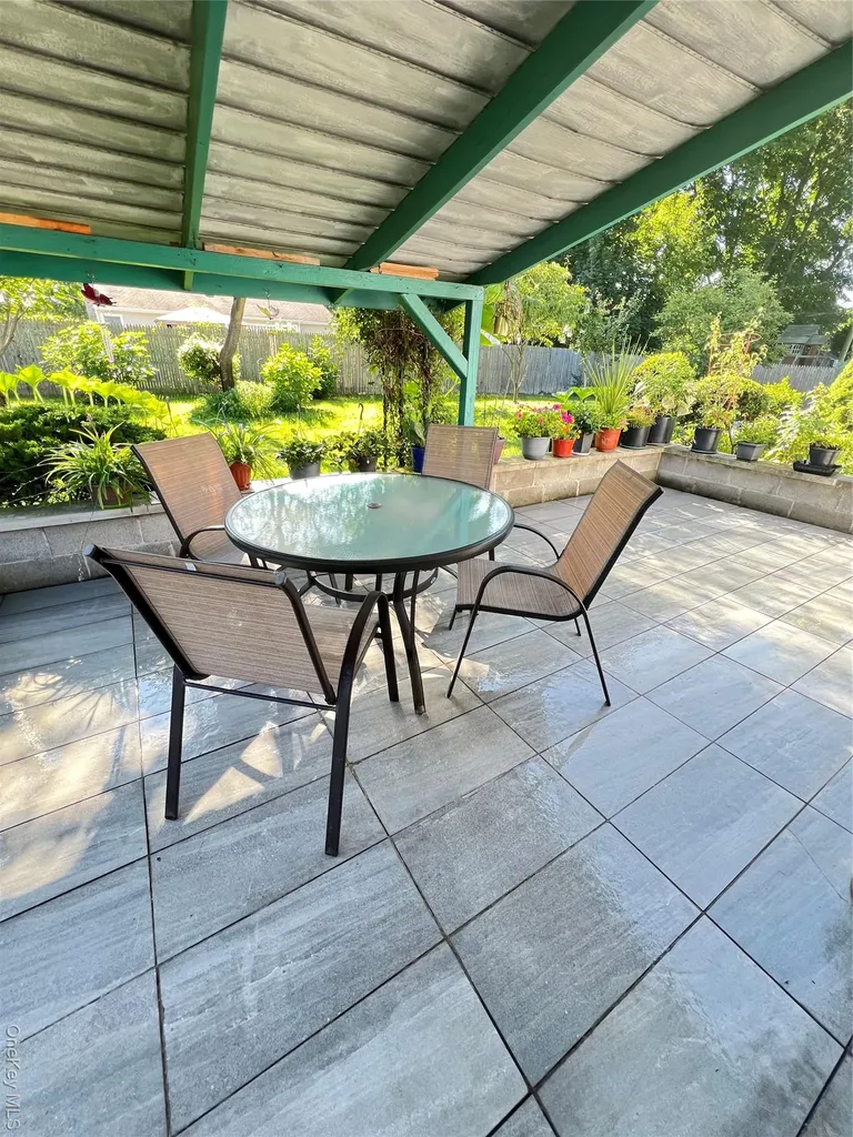 10 Otsego Place Commack NY 11725