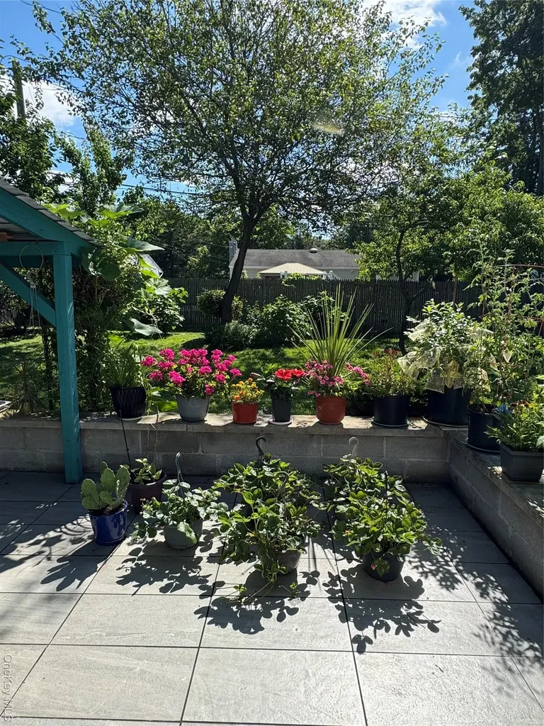 10 Otsego Place Commack NY 11725