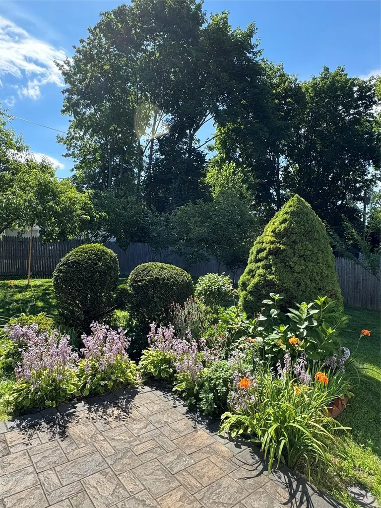 10 Otsego Place Commack NY 11725
