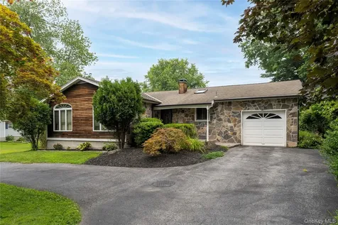 4 Oak Road Beacon NY 12508