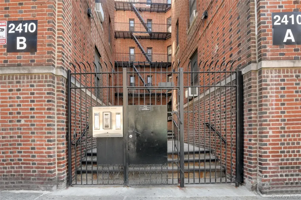 2400 Davidson Avenue Bronx NY 10468