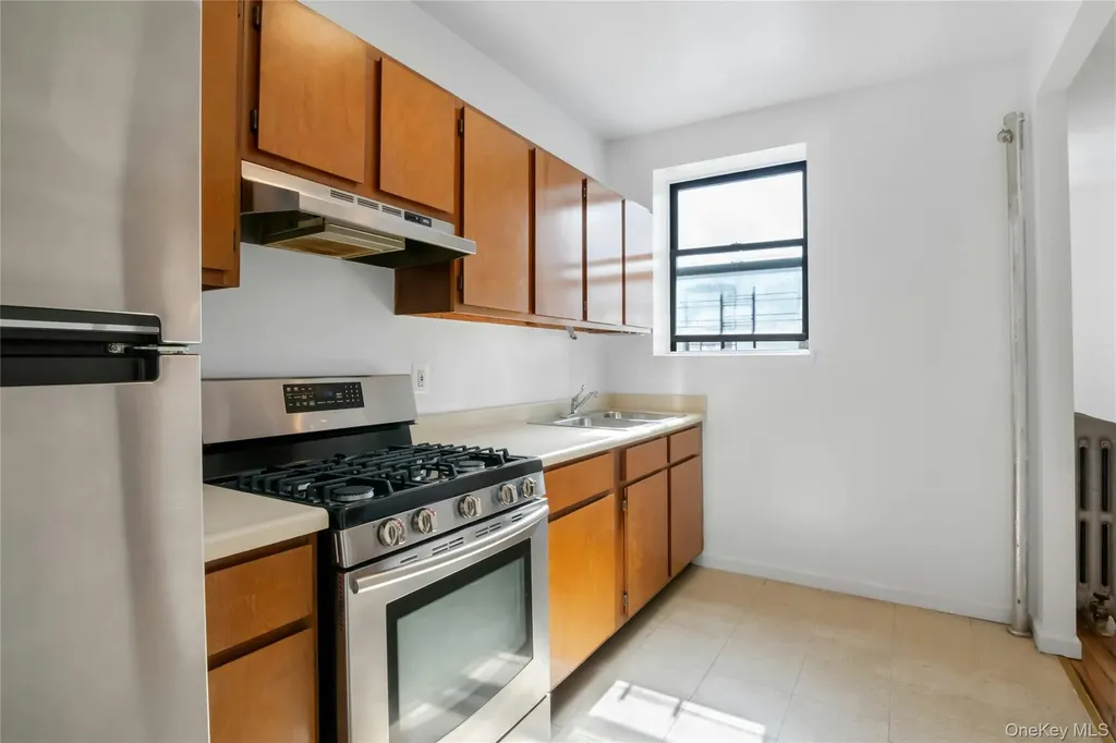 2400 Davidson Avenue Bronx NY 10468