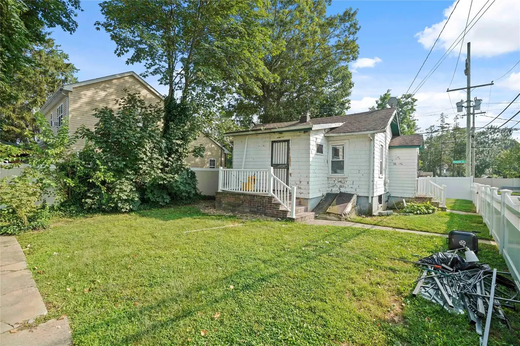 451 Babylon Turnpike Freeport NY 11520