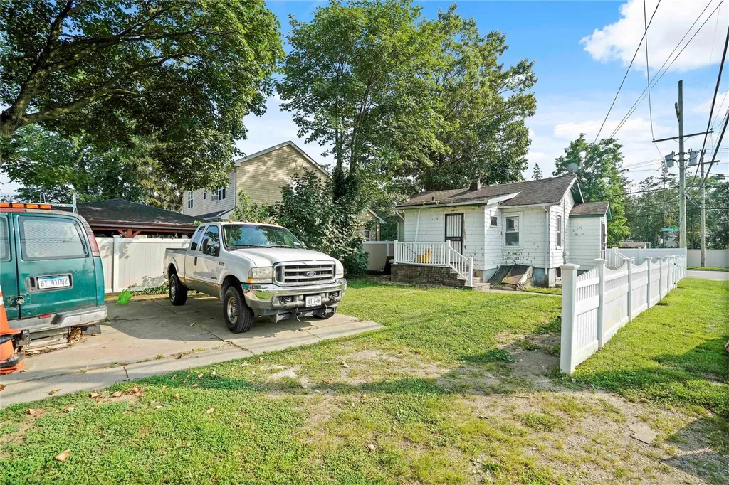451 Babylon Turnpike Freeport NY 11520