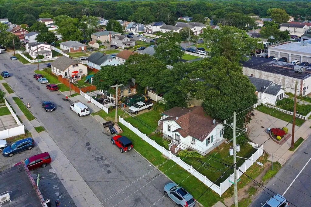 451 Babylon Turnpike Freeport NY 11520