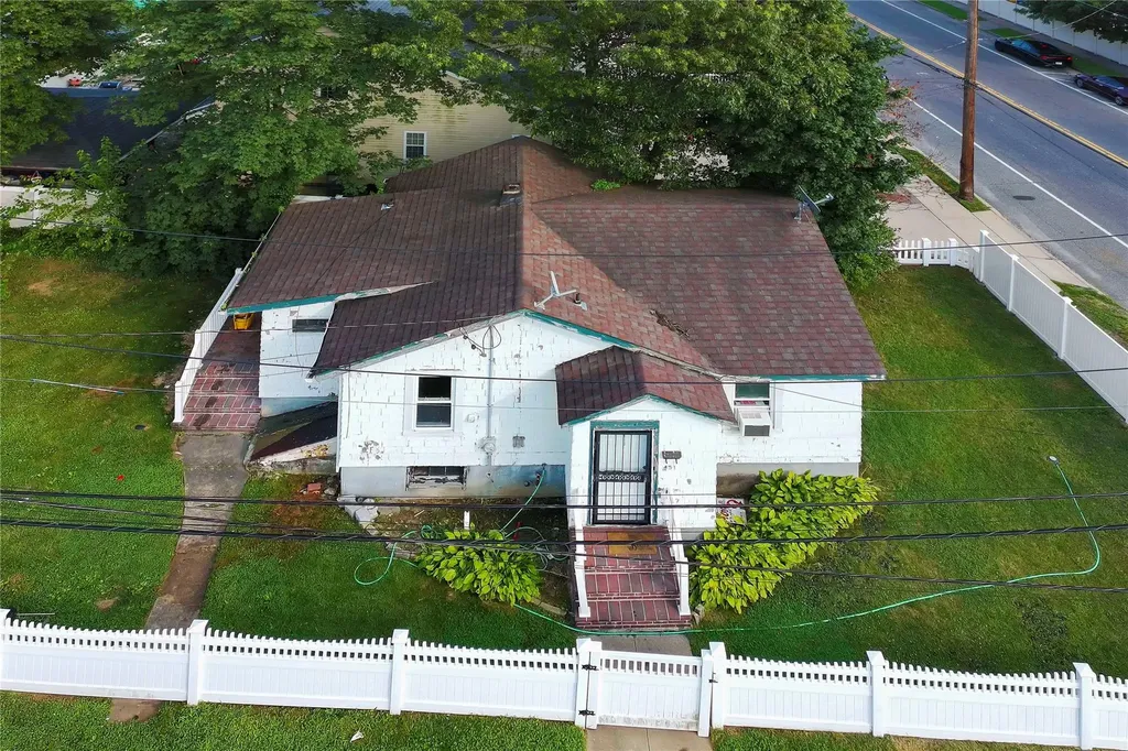 451 Babylon Turnpike Freeport NY 11520