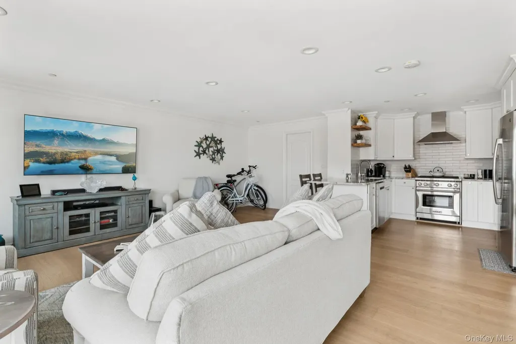 26 W Broadway Long Beach NY 11561