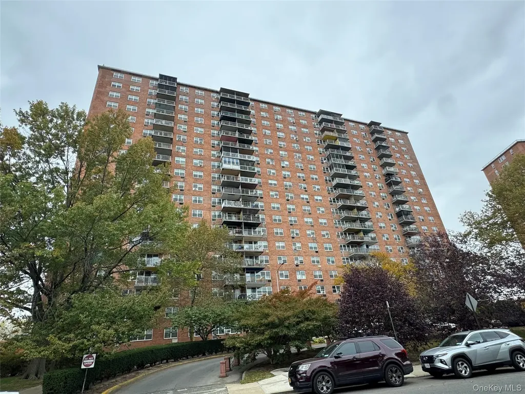825 Morrison Avenue Bronx NY 10473