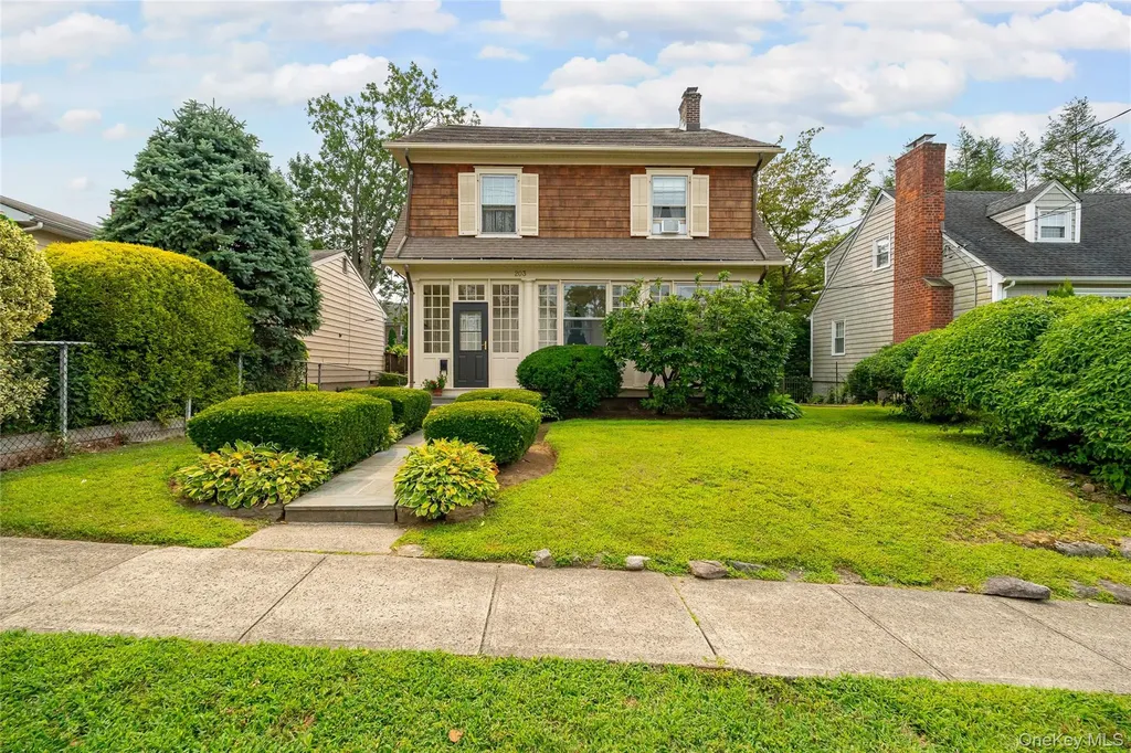 203 Travers Avenue Mamaroneck NY 10543