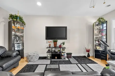 16 Maple Place Ossining NY 10562