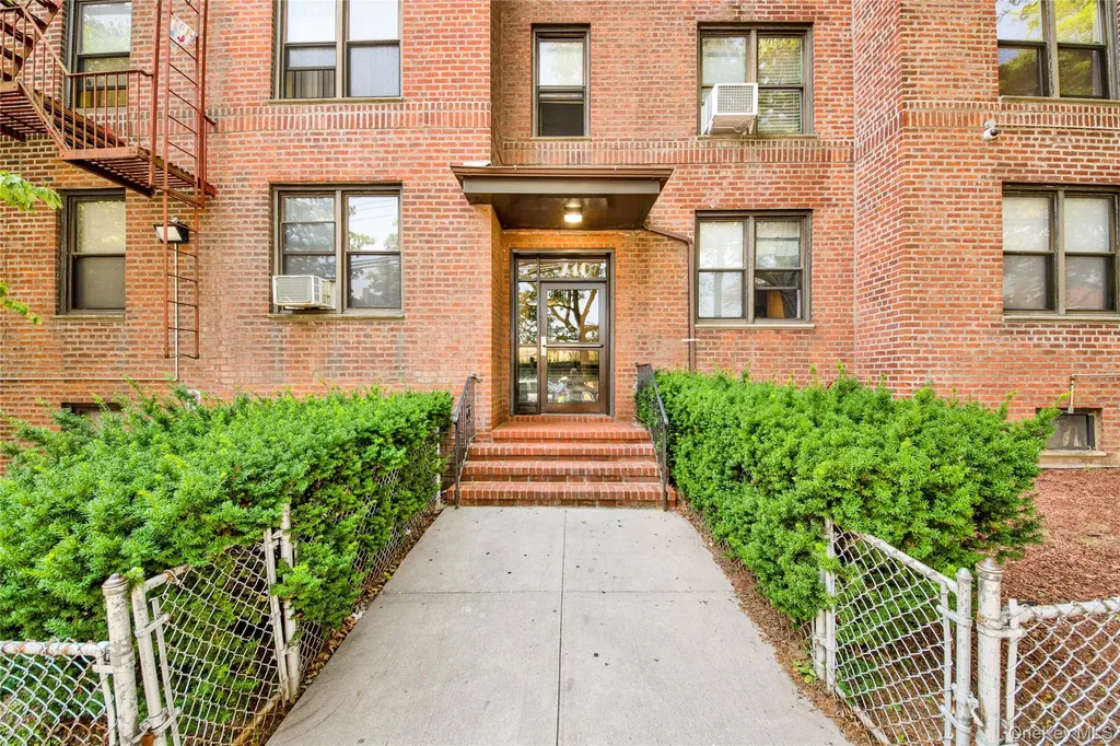 740 E 232nd Street Bronx NY 10466
