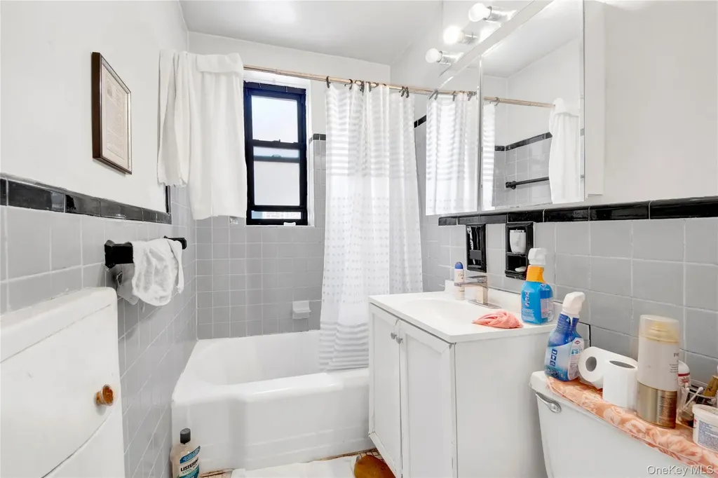 740 E 232nd Street Bronx NY 10466