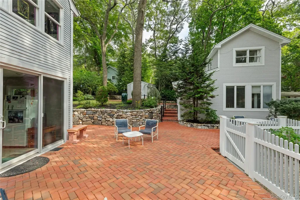 52 Hillside Road Stony Brook NY 11790