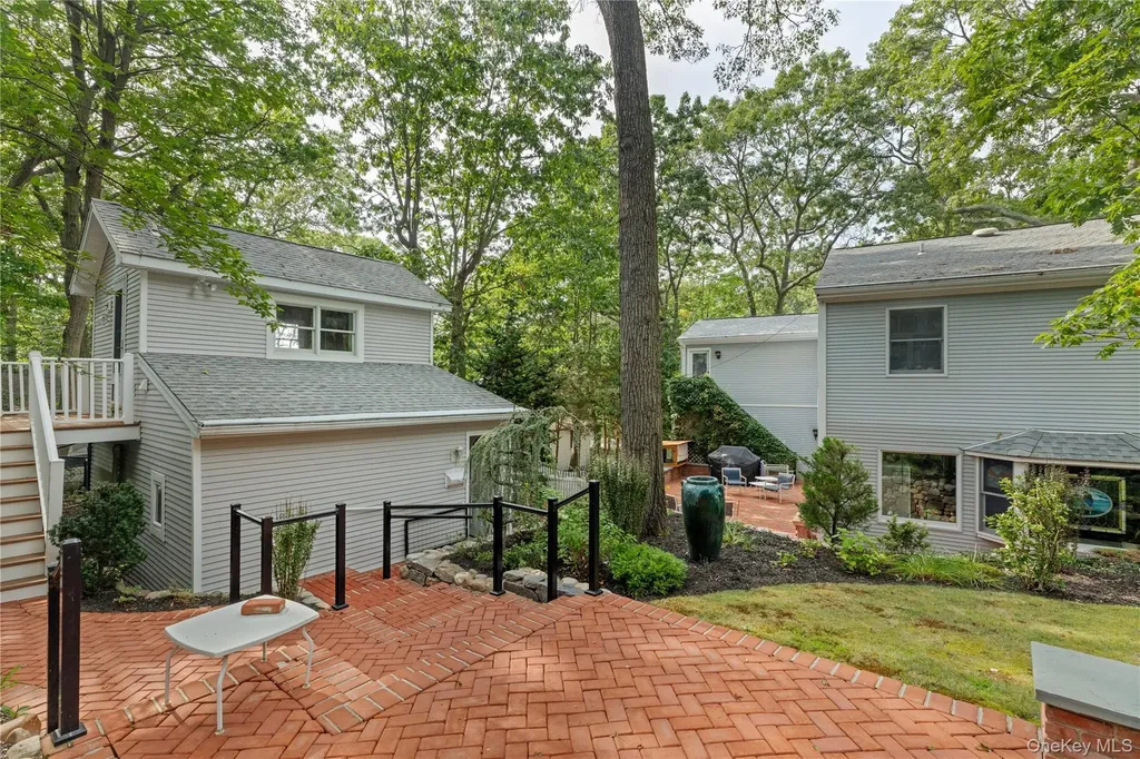 52 Hillside Road Stony Brook NY 11790