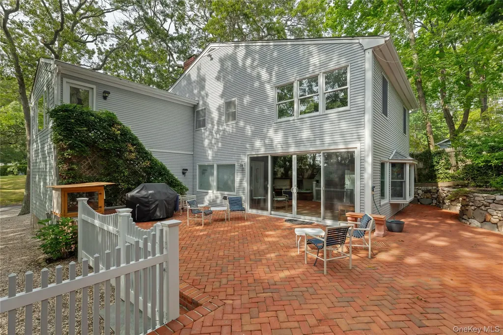 52 Hillside Road Stony Brook NY 11790