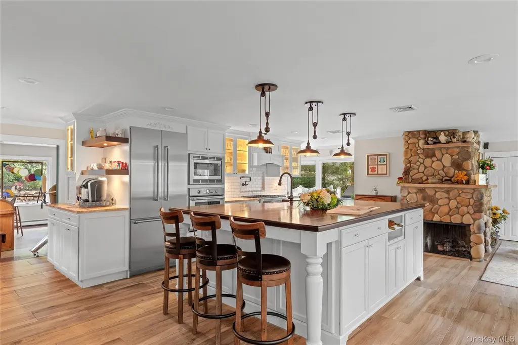 52 Hillside Road Stony Brook NY 11790