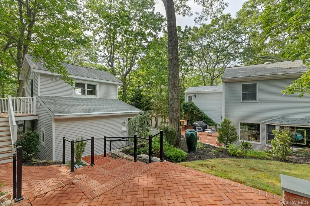 52 Hillside Road Stony Brook NY 11790