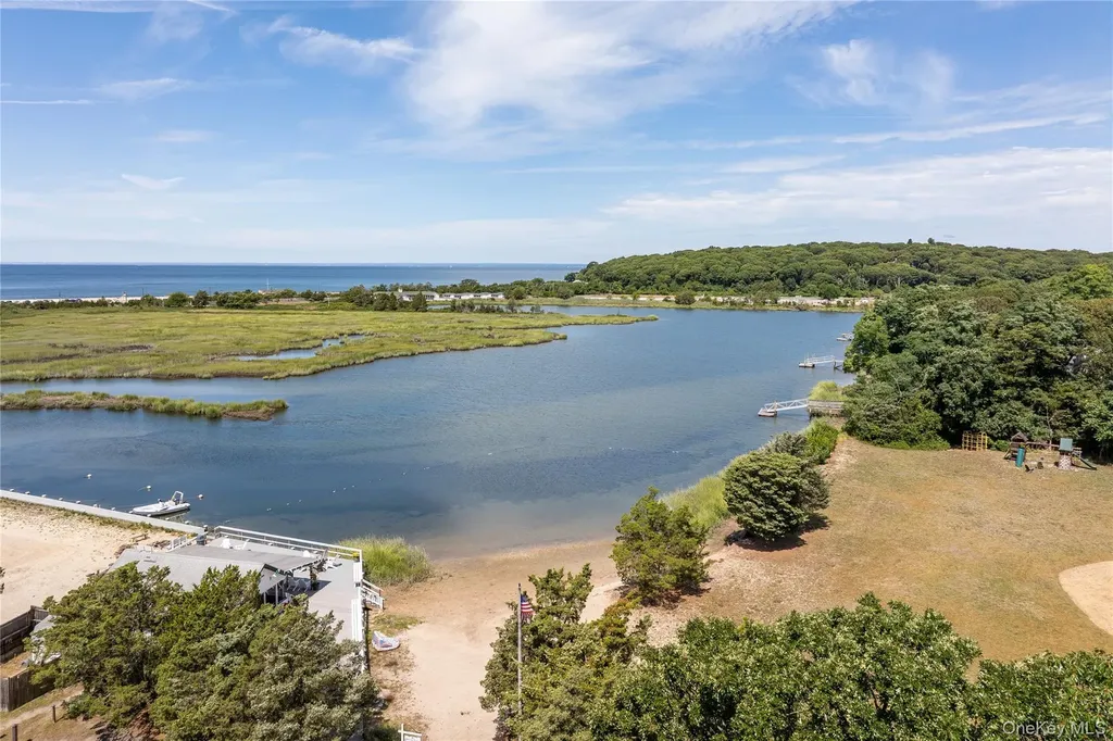 52 Hillside Road Stony Brook NY 11790