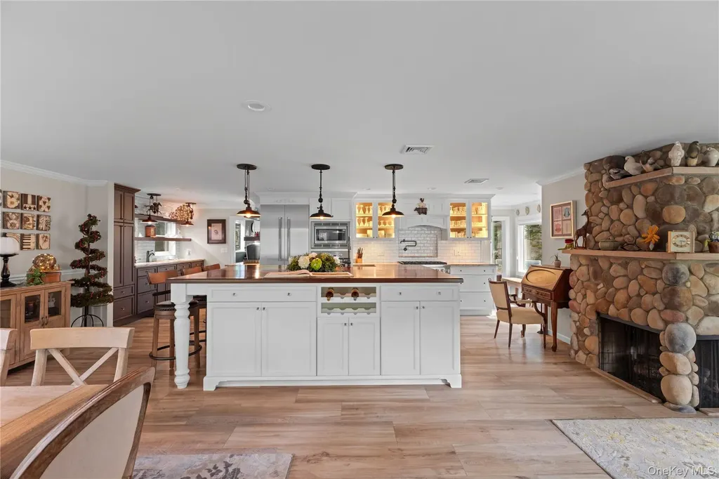 52 Hillside Road Stony Brook NY 11790