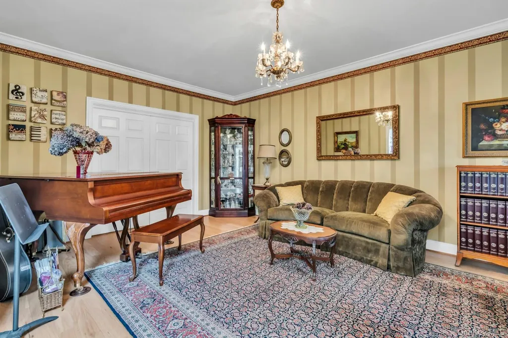 55 Grasslands Circle Mount Sinai NY 11766