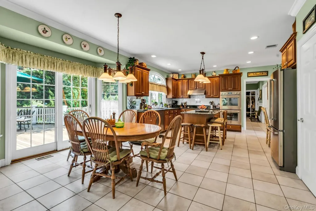 55 Grasslands Circle Mount Sinai NY 11766