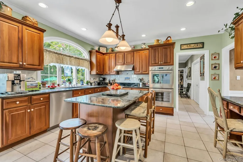 55 Grasslands Circle Mount Sinai NY 11766