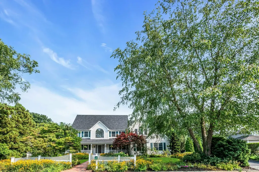 55 Grasslands Circle Mount Sinai NY 11766
