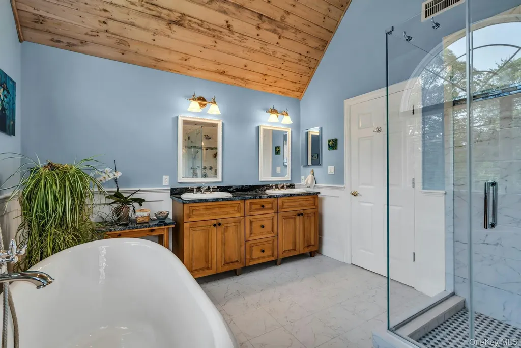 55 Grasslands Circle Mount Sinai NY 11766