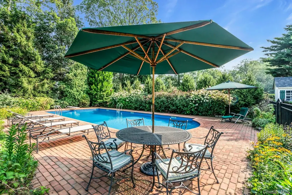 55 Grasslands Circle Mount Sinai NY 11766