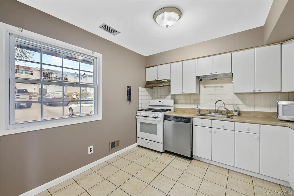 15 Silo Lane Middletown NY 10940
