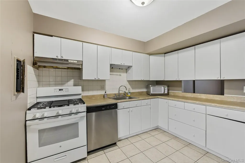 15 Silo Lane Middletown NY 10940