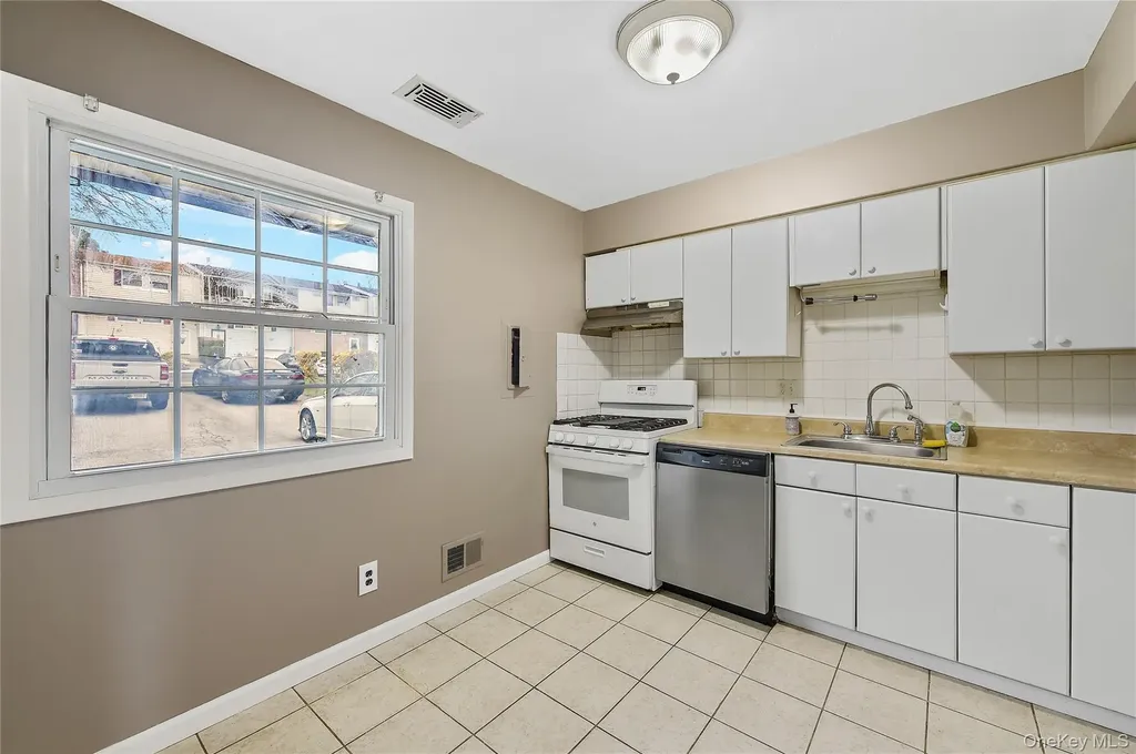15 Silo Lane Middletown NY 10940