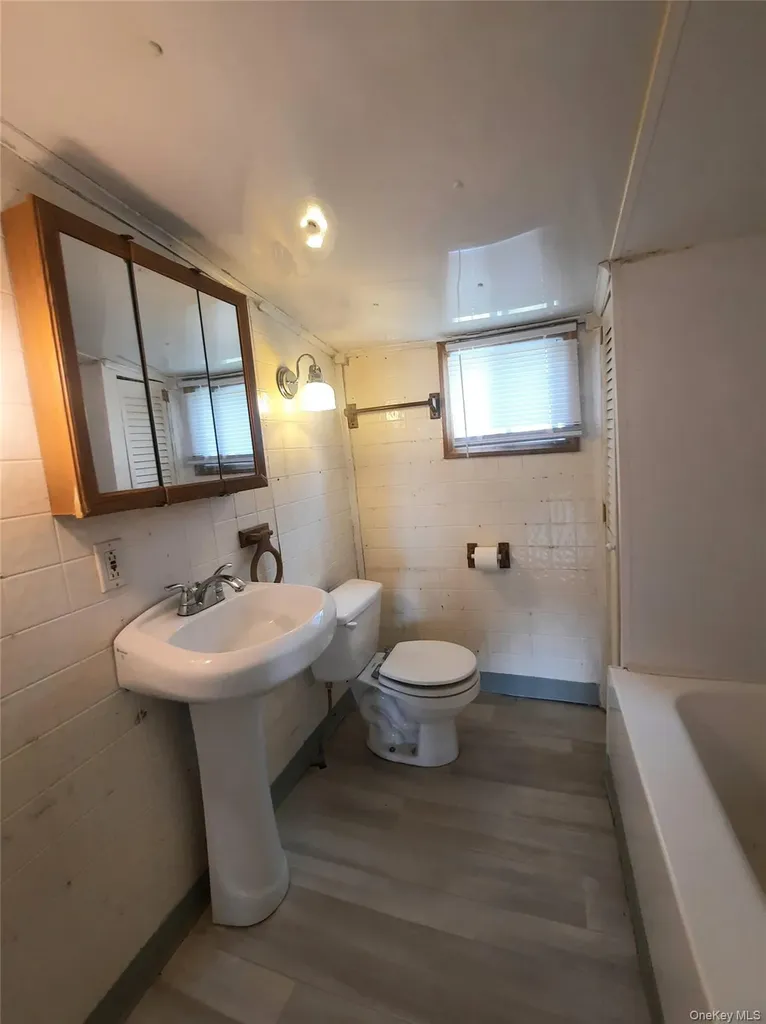 202 Ridgebury Road New Hampton NY 10958