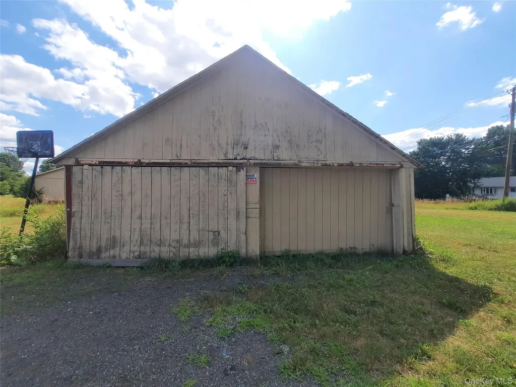 202 Ridgebury Road New Hampton NY 10958