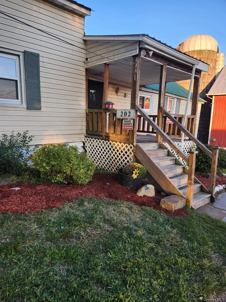 202 Ridgebury Road New Hampton NY 10958