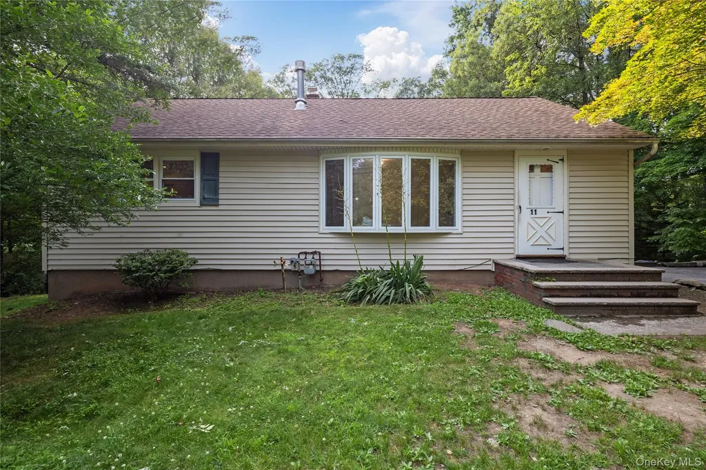 11 Brookview Boulevard Chestnut Ridge NY 10977