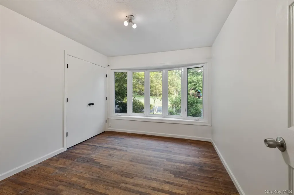 11 Brookview Boulevard Chestnut Ridge NY 10977