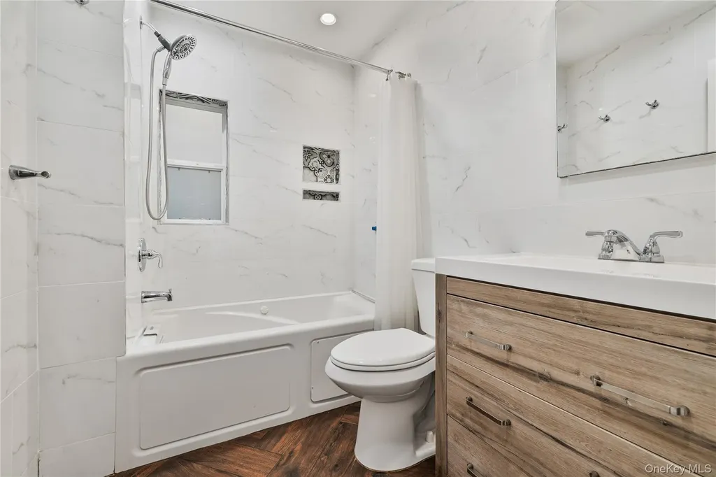 11 Brookview Boulevard Chestnut Ridge NY 10977