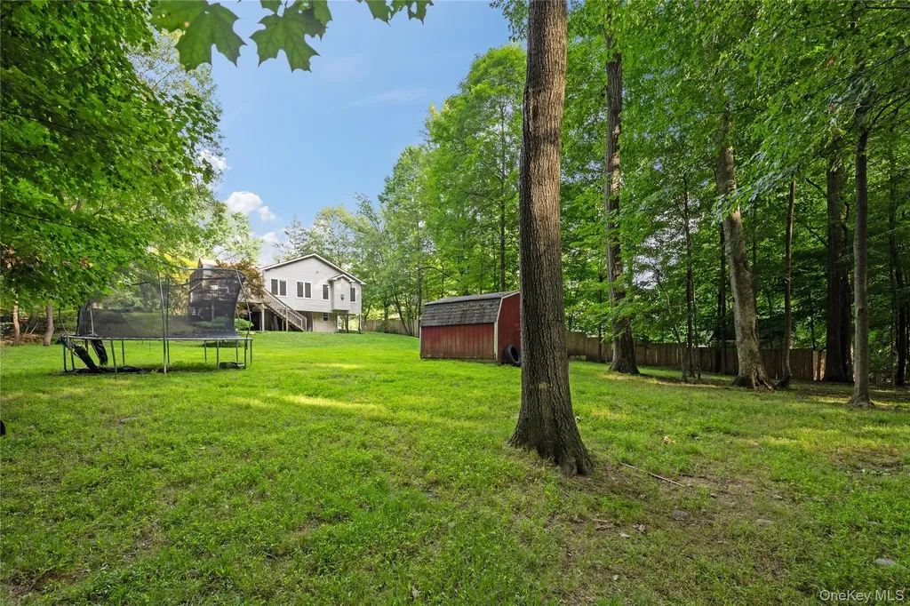 11 Brookview Boulevard Chestnut Ridge NY 10977