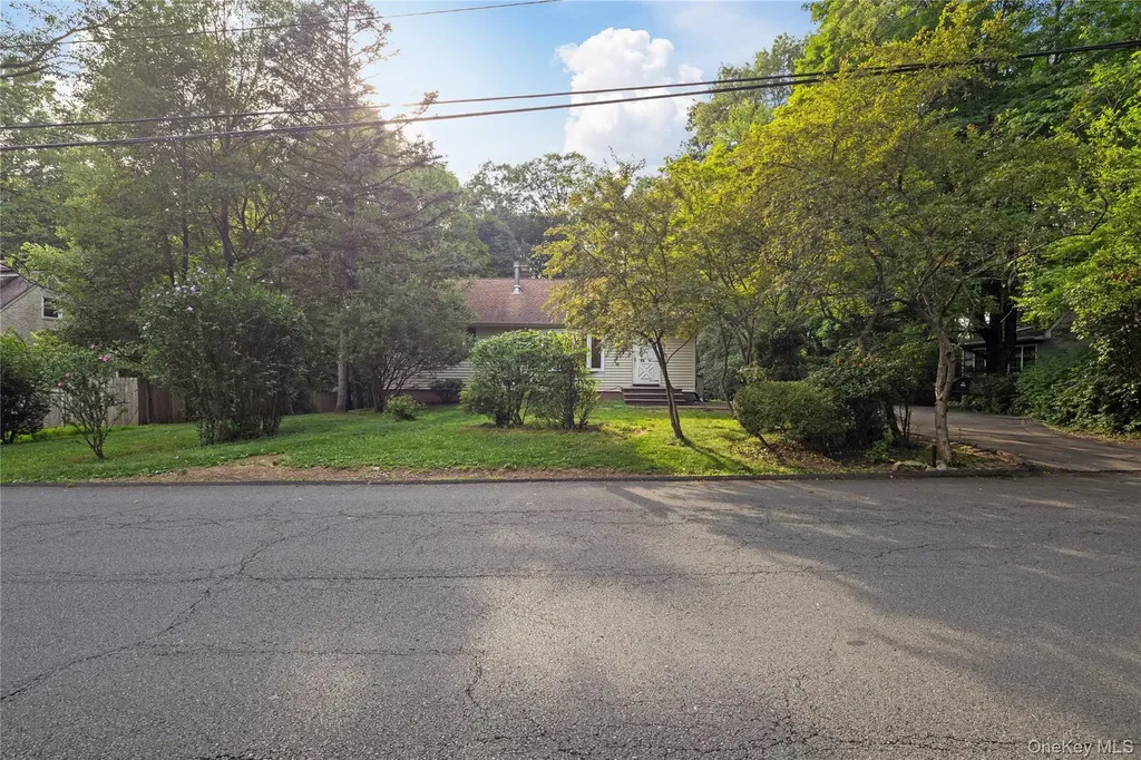 11 Brookview Boulevard Chestnut Ridge NY 10977
