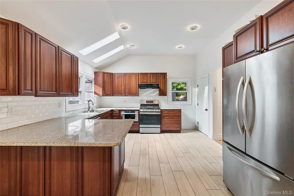 11 Brookview Boulevard Chestnut Ridge NY 10977