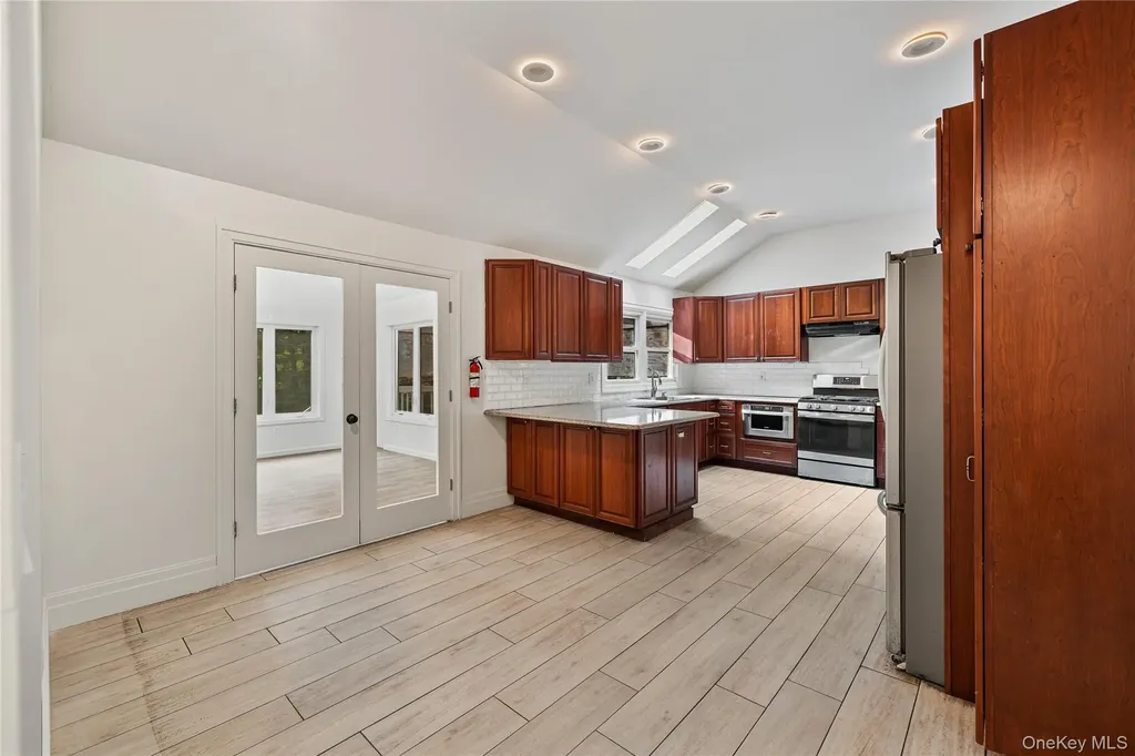 11 Brookview Boulevard Chestnut Ridge NY 10977